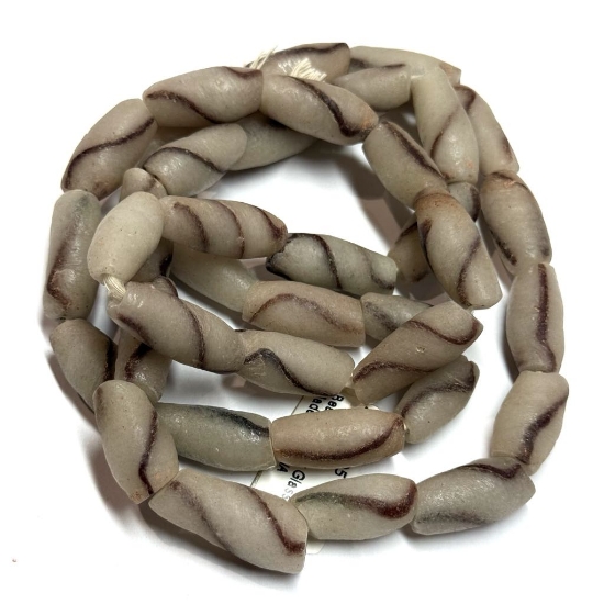 Picture of Trade Beads Powder Glass barrel beige x84cm 