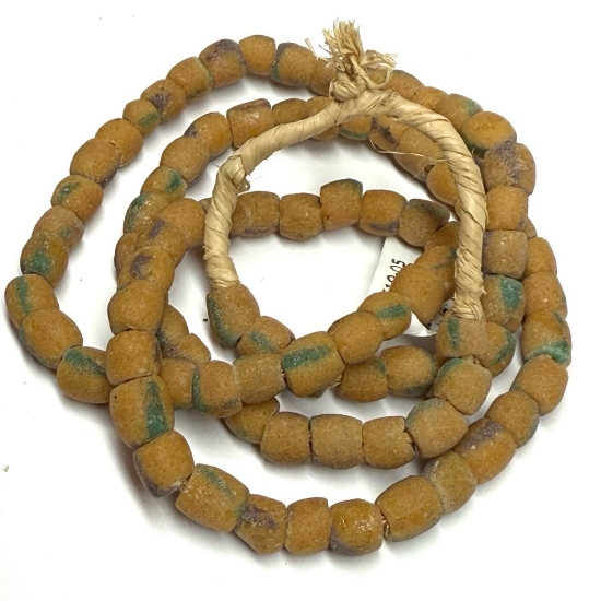 Picture of Trade Beads Powder Glass x70cm 