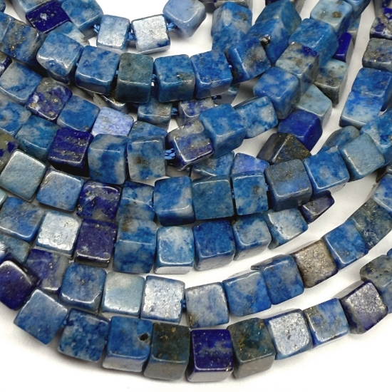 Picture of Lapis Lazuli bead 4mm cube x38cm