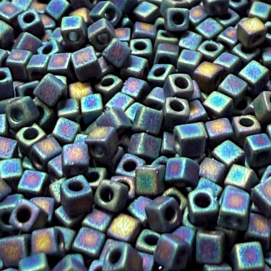 Picture of Miyuki Cubes 1.8mm 401FR Mat Black AB x10g