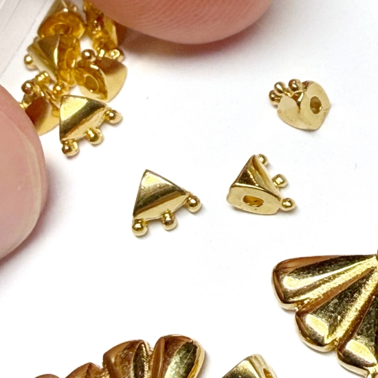 Picture of Kambia Arcos Side 5mm Bead 24k Gold Plate x1