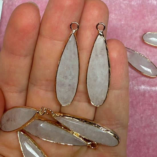 Picture of Rock Quartz Pendant 38x11mm drop Gold x1