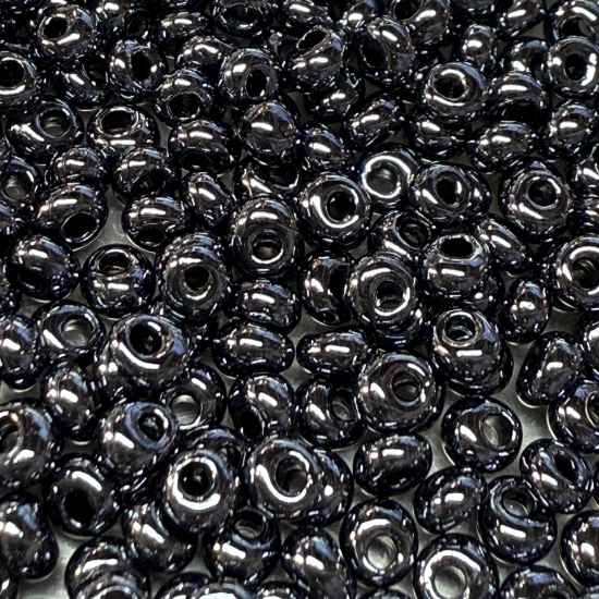 Picture of Magatama Toho 3mm 81 Metallic Hematite x10g