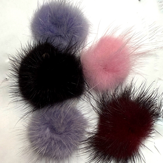 Picture of Fluff ball 20-30mm Colour Mix x5