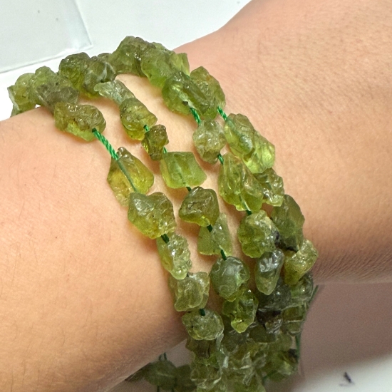 Picture of Peridot bead 8x5mm nugget x20cm