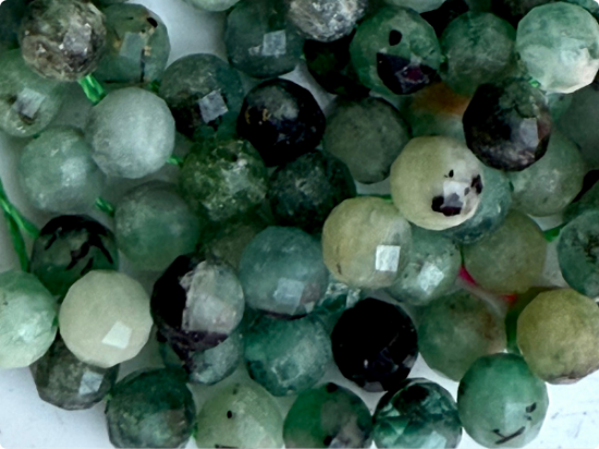 Picture of Smaragd/Emerald bead 4mm faceted round x38cm