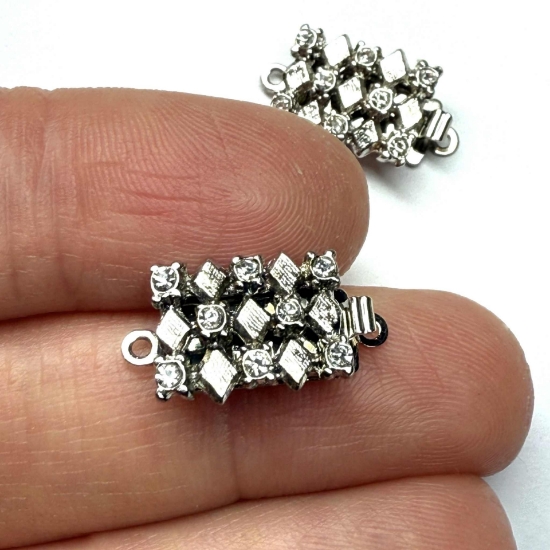 Picture of Neumann Harlequin Style Box Clasp  20x10mm Rhodium Plate x1