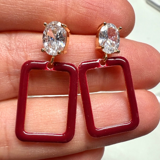 Picture of Ear Stud Oval 10x6mm with vertical loop and crystal 18Kt Gold Plated x2