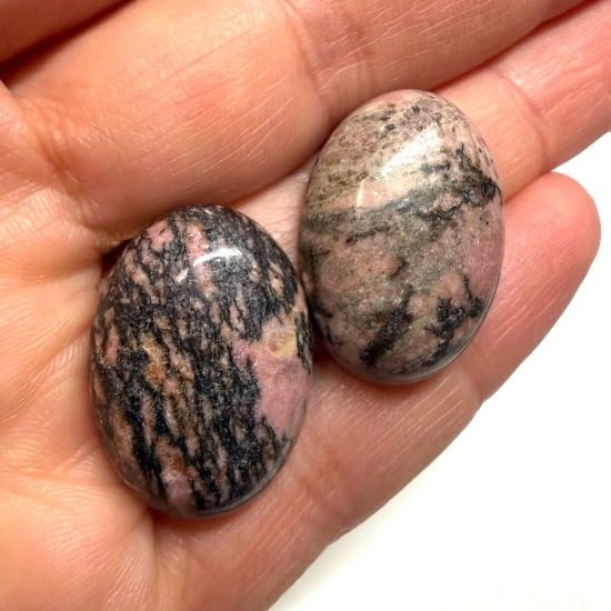 Picture of Cabochon rhodonite (natural) 25x18mm oval x1