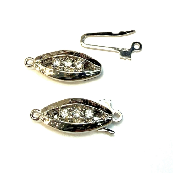 Picture of Neumann Clasp Box 15x7mm oval with Swarovski Crystals Rhodium Plated x1