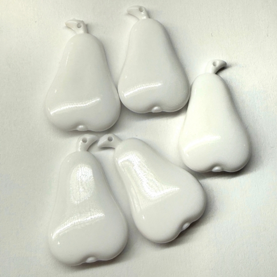 Picture of Vintage Acrylic Pendant Pear 37x23mm White x1