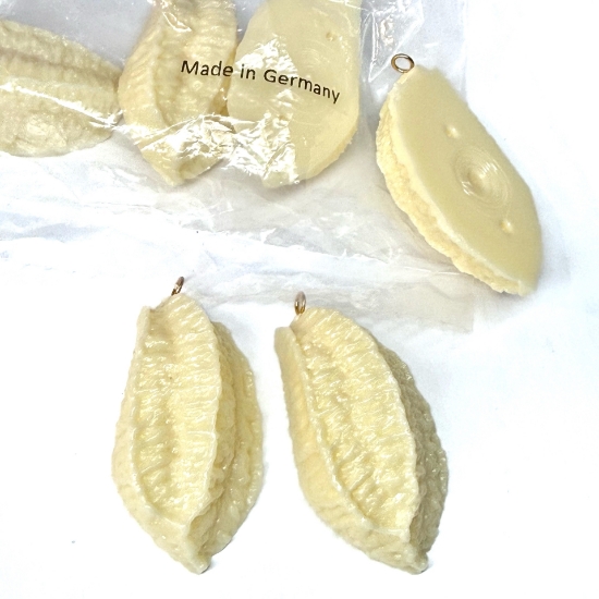 Picture of Vintage Acrylic Pendant Cacao 47x25mm Beige x1