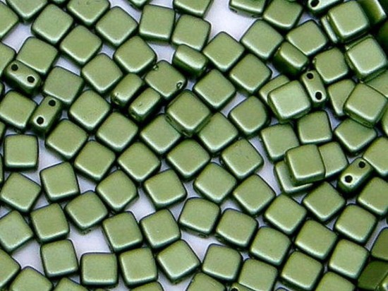 Image de 2-Holes Tile 6mm Pastel Olivine x50