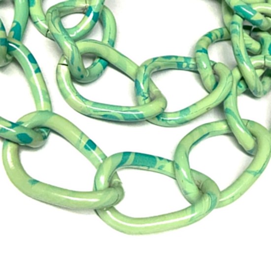 Afbeeldingen van Aluminum Chain 32x22mm curb with line design Green and Turquoise x60cm