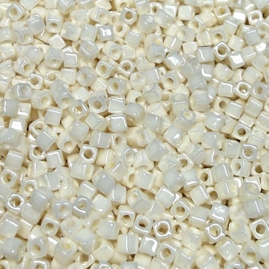Afbeeldingen van Miyuki Cubes 1.8mm 421 Cream Ceylon x10g