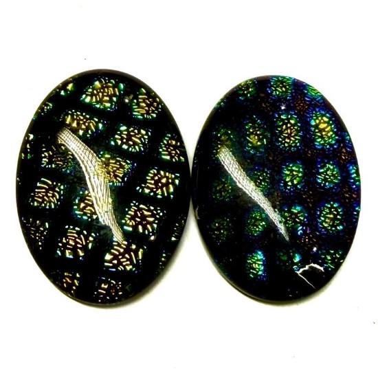 Afbeeldingen van Dichroic Glass Cabochon 40x30mm oval Dark Green x1