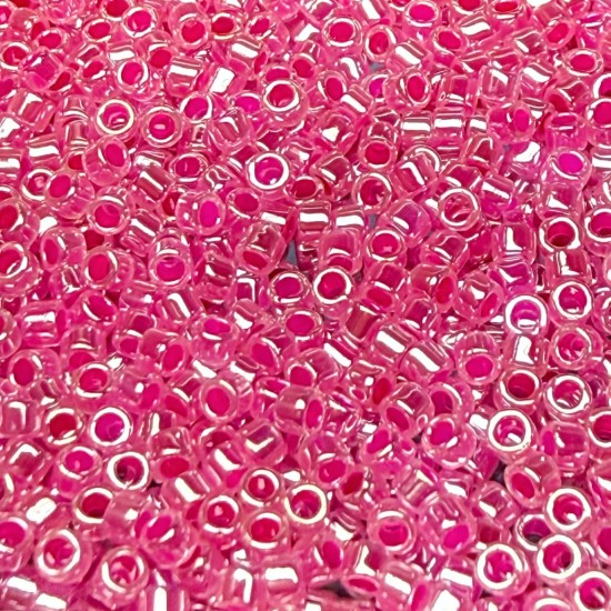 Bild von Miyuki Delica 11/0 DB247 Color Lined Fuchsia x10g