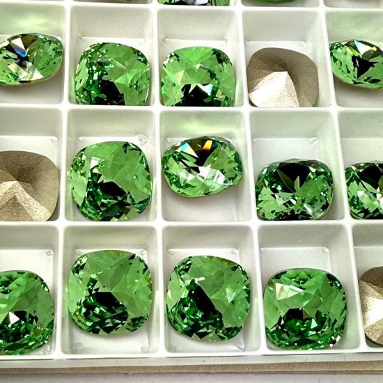 Picture of Swarovski 4470 Cushion Square 12mm ReCreated Peridot x1