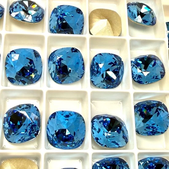 Picture of Swarovski 4470 Cushion Square 12mm Ice Blue x1