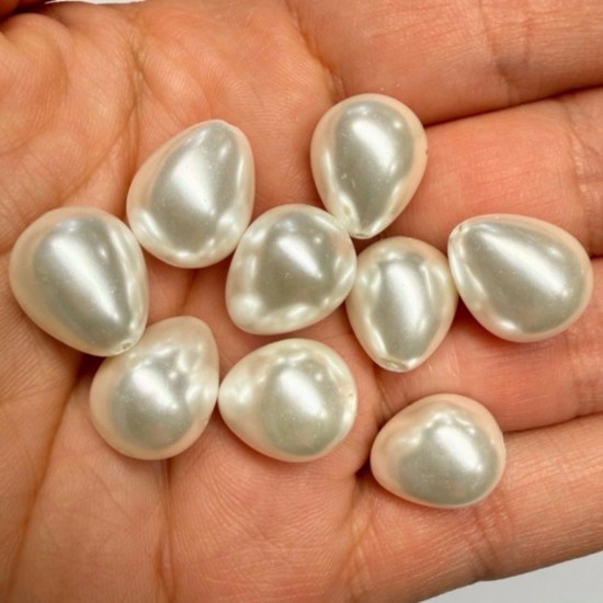 Afbeeldingen van Shell beads 16x12mm drop White x4