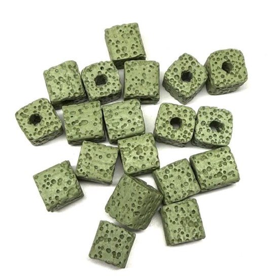 Image de Synthetic Lava bead 8x8mm cube Light Green x20