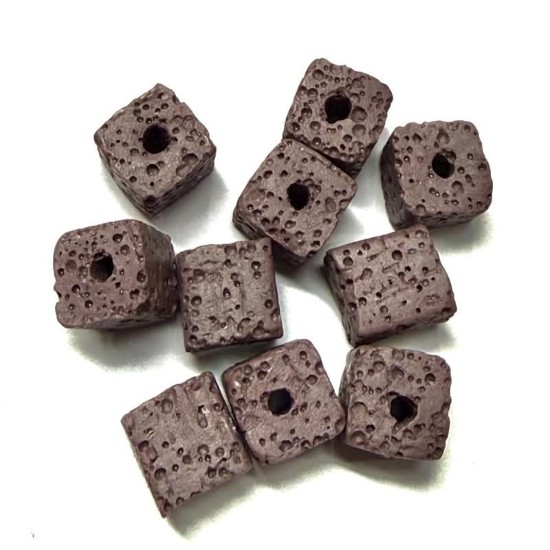 Image de Synthetic Lava bead 8x8mm cube Purple x10
