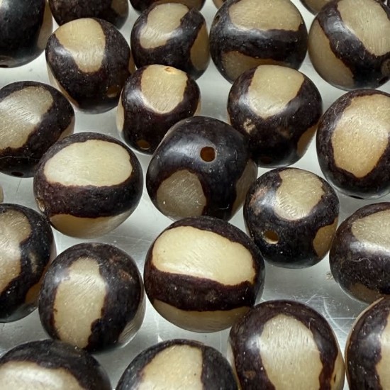 Изображение Buri Nut bead 11mm round with skin x40