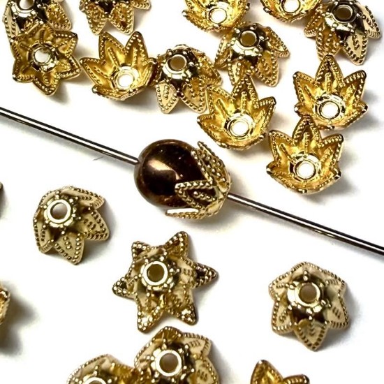 Afbeeldingen van Brass Bead Cap 6x4mm flower Gold x20