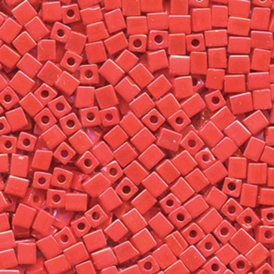 Afbeeldingen van Miyuki Cubes 4mm 407R Opaque Red AB x10g