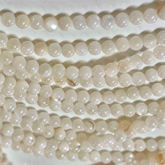 Picture of Shell Beads 2.5mm round White x38cm