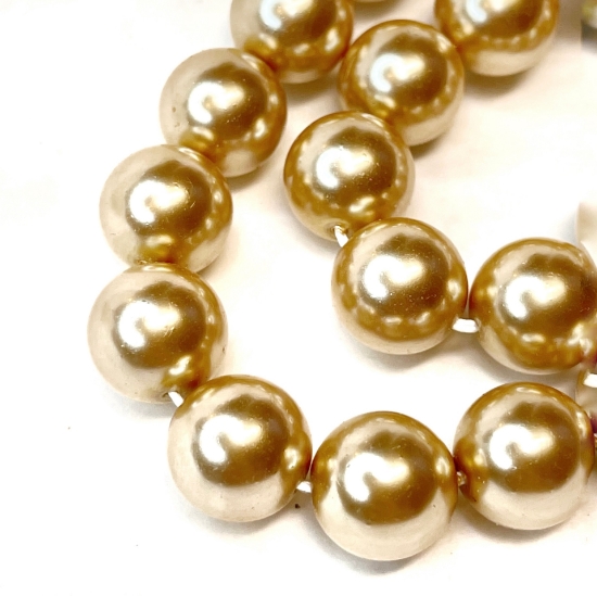 Picture of Preciosa Nacre Round Maxima 12mm Gold Pearl x6