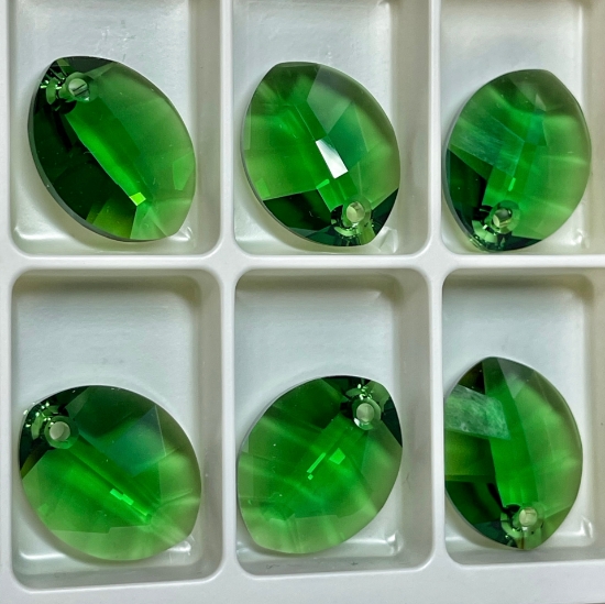 Picture of Swarovski 6734 Pure Leaf 23mm Dark Moss Green x1