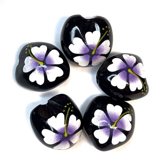 Picture of Lumbang Seed 20-25mm with painted flower  Purple White x1