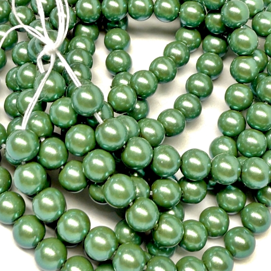 Picture of Preciosa Nacre Round Maxima 6mm Pearlescent Green x50