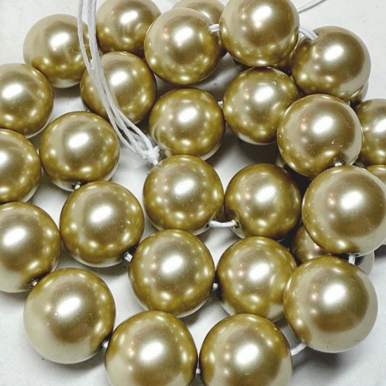 Picture of Preciosa Nacre Round Maxima 12mm Vanilla Pearl x6