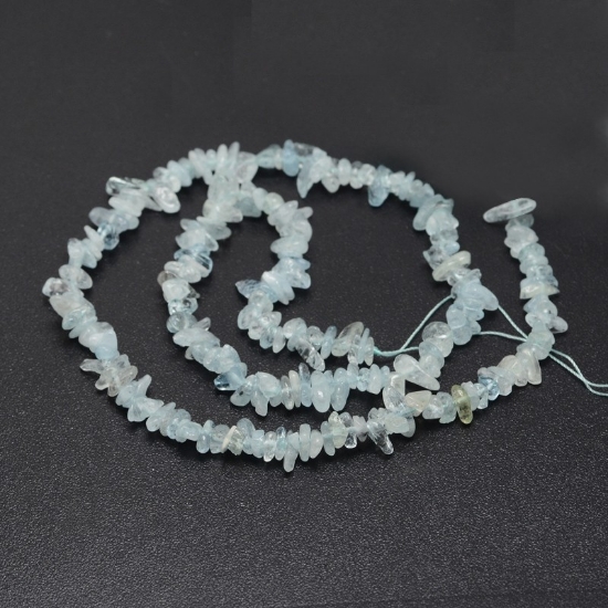 Picture of Aquamarine bead Chips 6x10mm x38cm