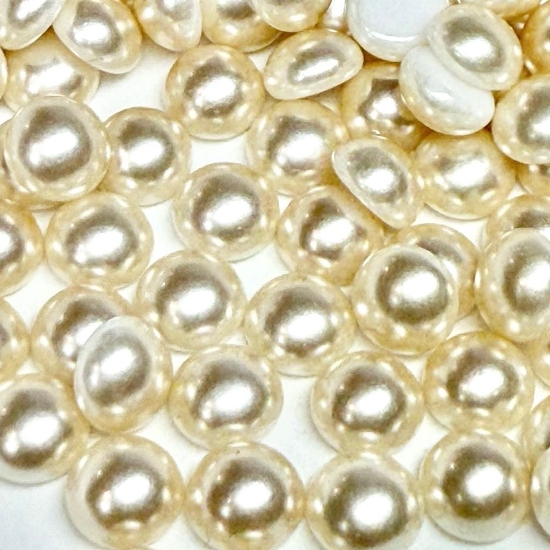 Picture of Preciosa Nacre Cabochon 6mm Creamrose x1 