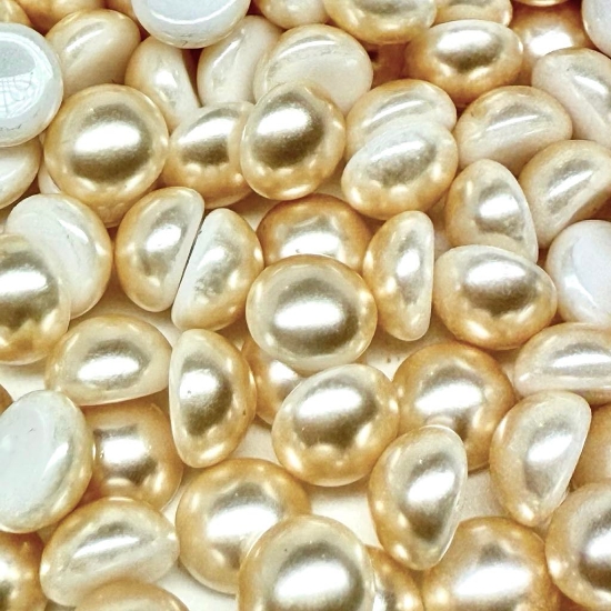 Picture of Preciosa Nacre Cabochon 6mm Cream x1